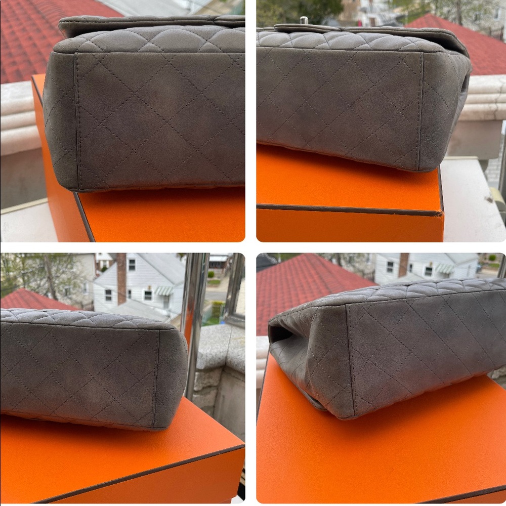 Authentic Chanel Maxi - Picture 10 of 13